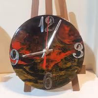 ساعت رومیزی رزینی هنری 