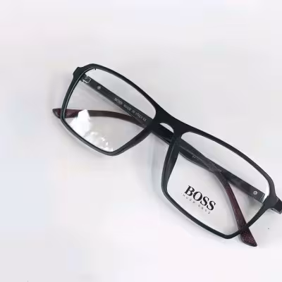 عینک طبی اسپرت سبک با قابلیت تعویض عدسی های جدید نمره دار