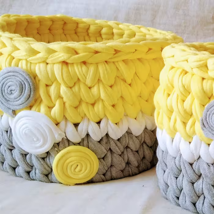 سبد تریکوبافی در رنگ وسایزهای متفاوت وست سه عددی