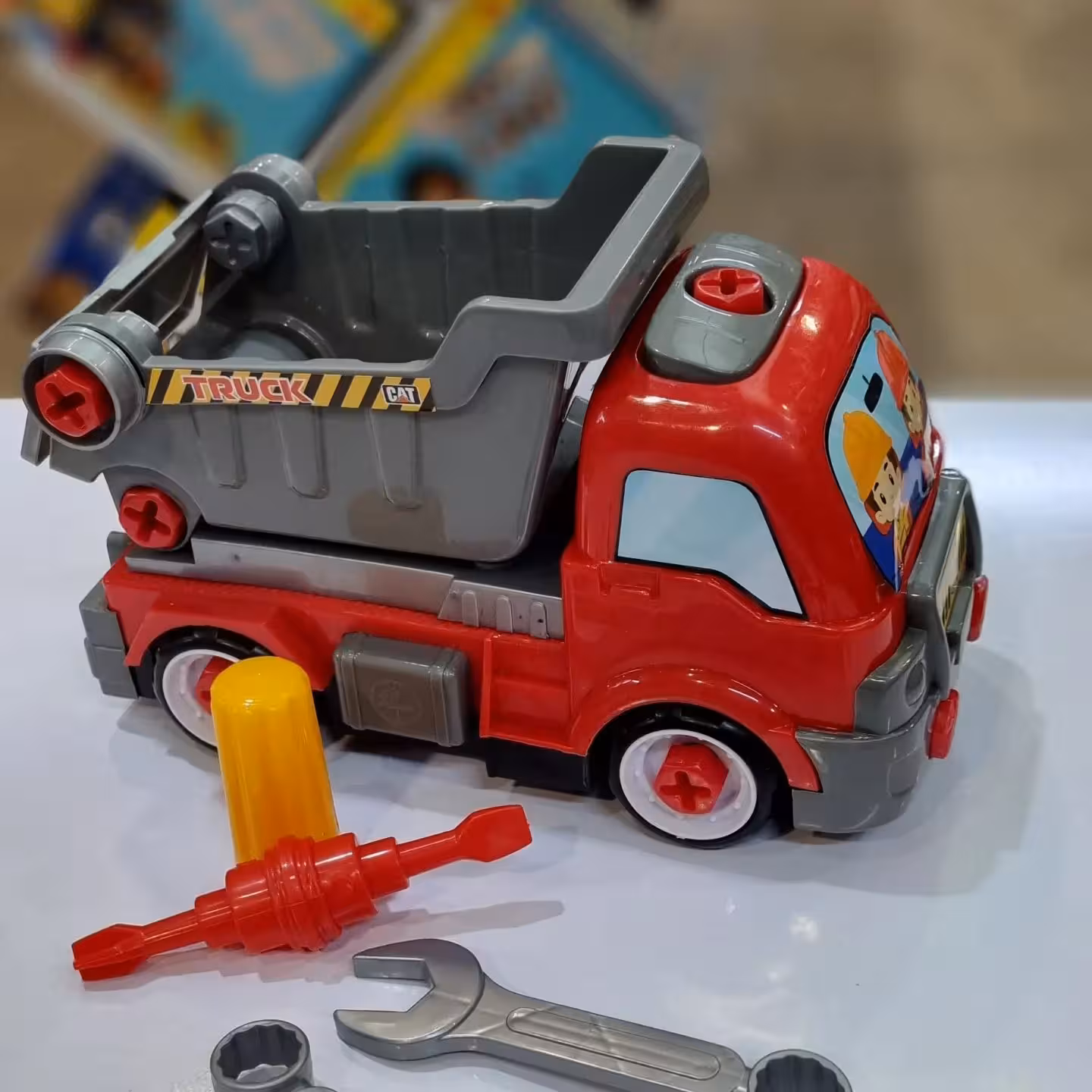 ماشین ساختنی کامیون خاکریز اسباب بازی پلاستیکی همراه پیچ گوشتی