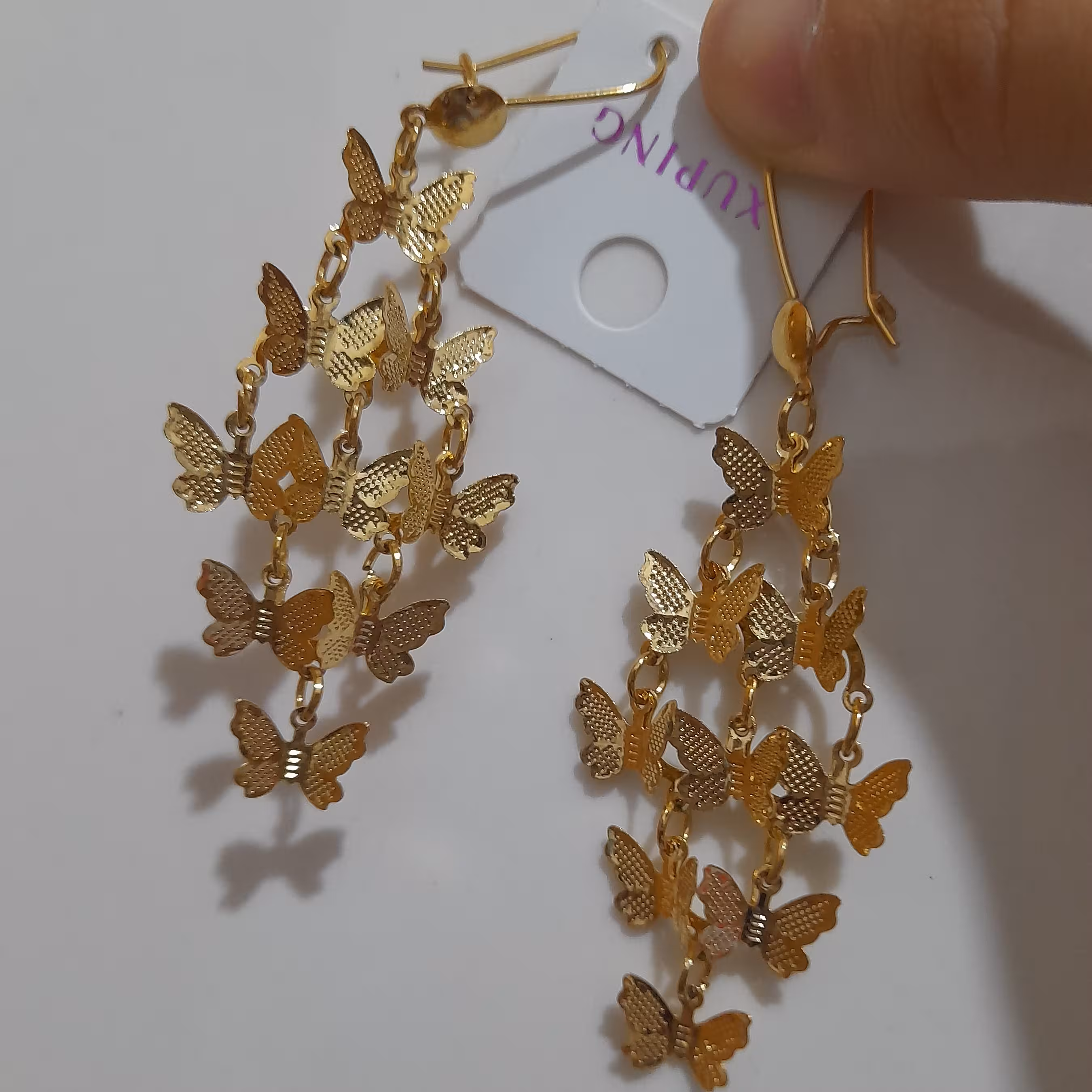 گوشواره آویزی پروانه شکل بیضی با کیفیت و رنگ ثابت ظریف و زیبا