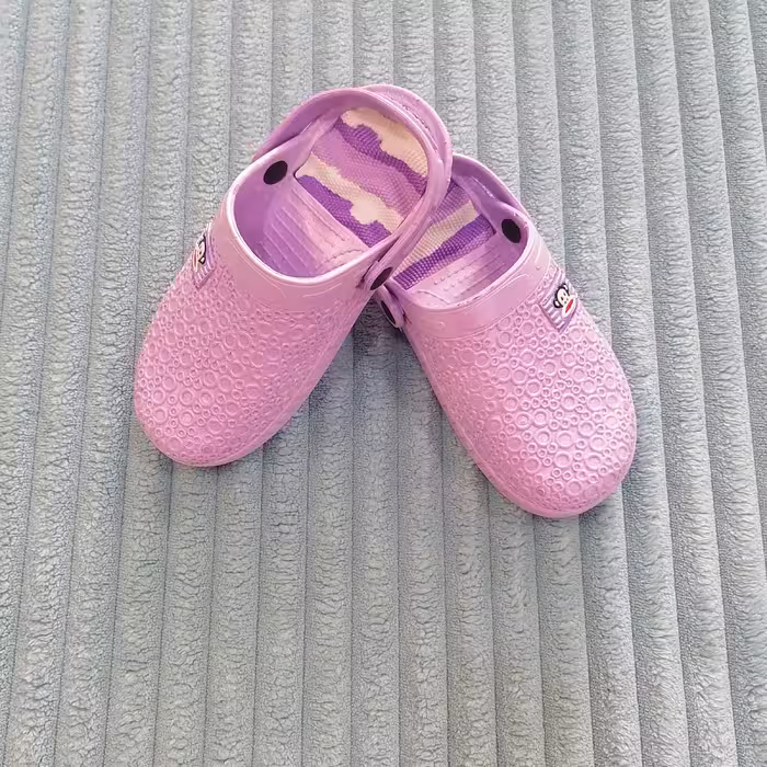 دمپایی اوزاکا آدیداس نقلی (لطفا قبل از ثبت سفارش موجودی بگیرید) 