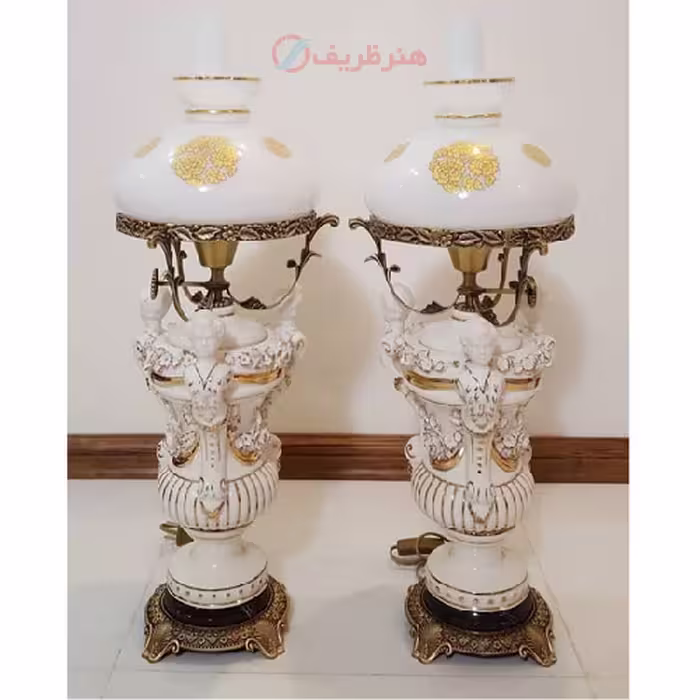 چراغ قالپاقی کاپ گل برجسته طلاکوب مدل سه آدمک