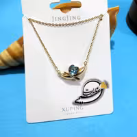 گردنبند برند Xuping مدل JingJing از جنس مس و روکش طلا بسیار زیبا با کریستال سوارسکی Swarovski تراش خورده اصلی کد 8
