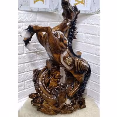 مجسمه اسب بزرگ