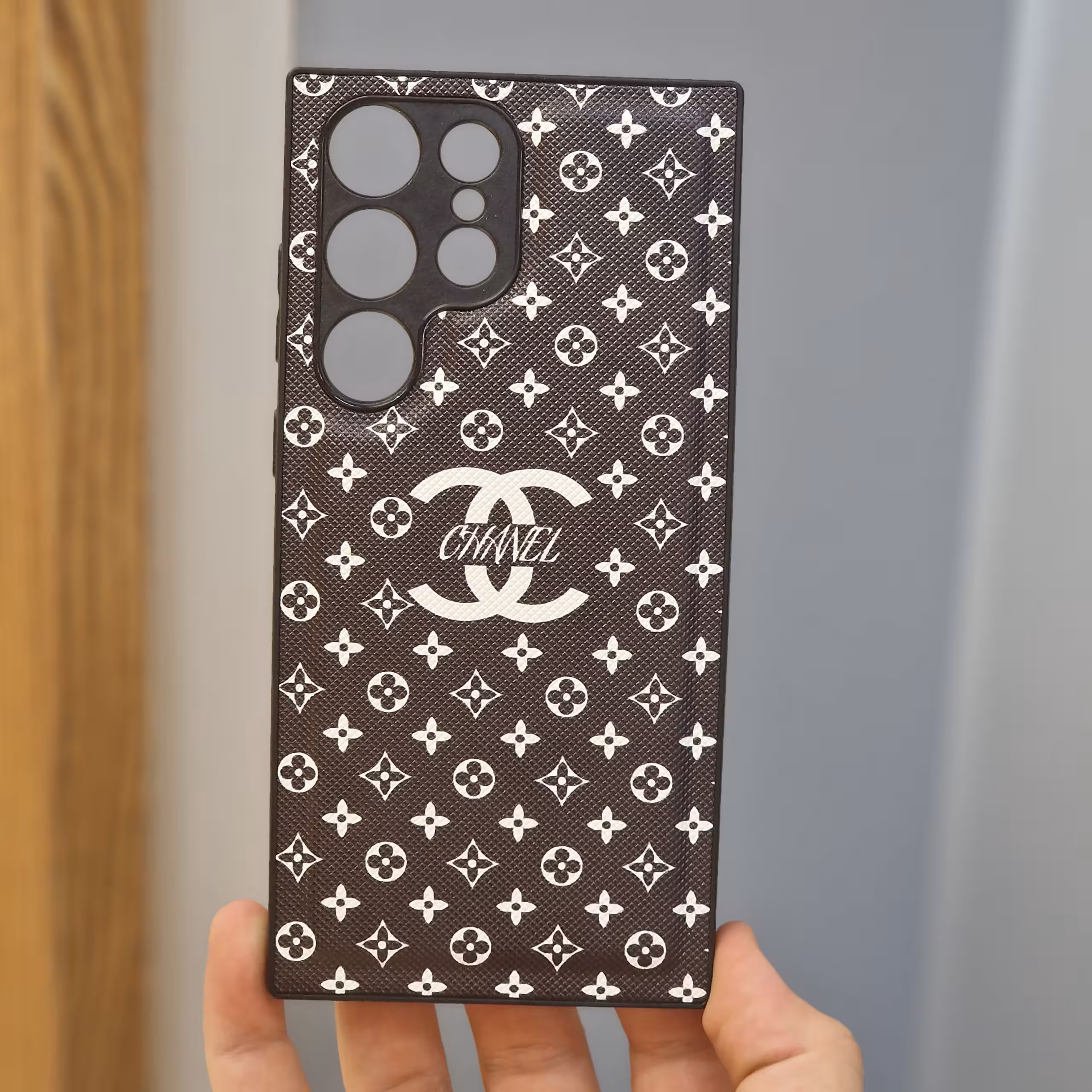 قاب سامسونگ S23 Ultra چرمی طرح چنل