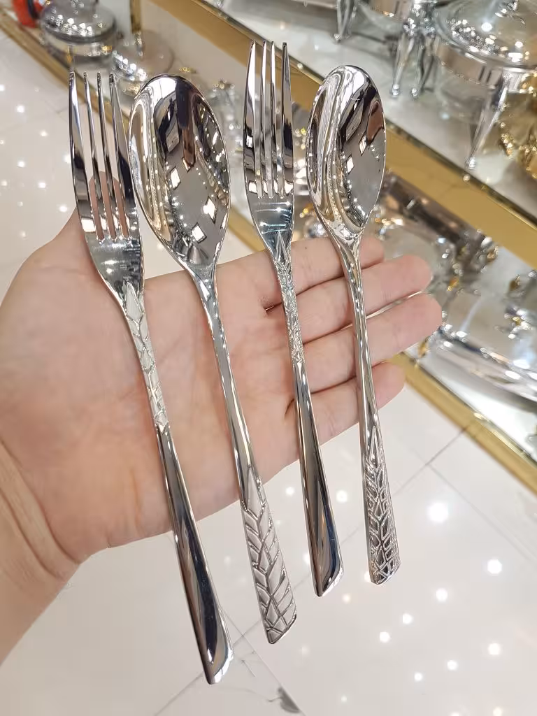 سرویس قاشق چنگال 110 پارچه 24 نفره ویکتوریا مدل 4400s   هارد باکس