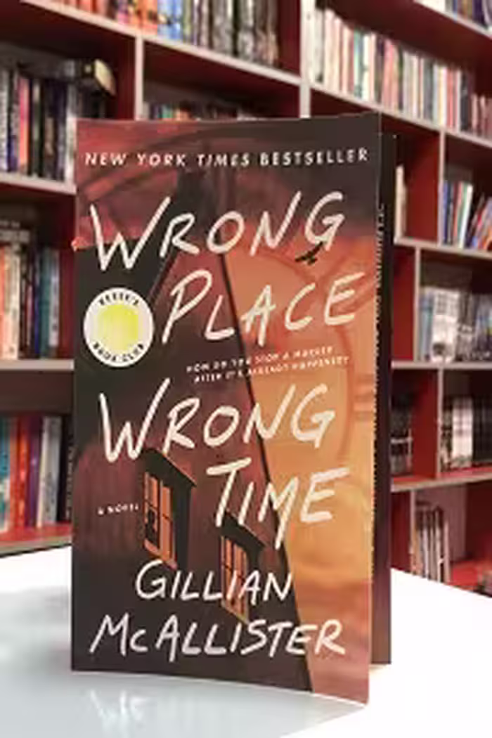 Wrong Place Wrong Time اثر Gillian McAllister