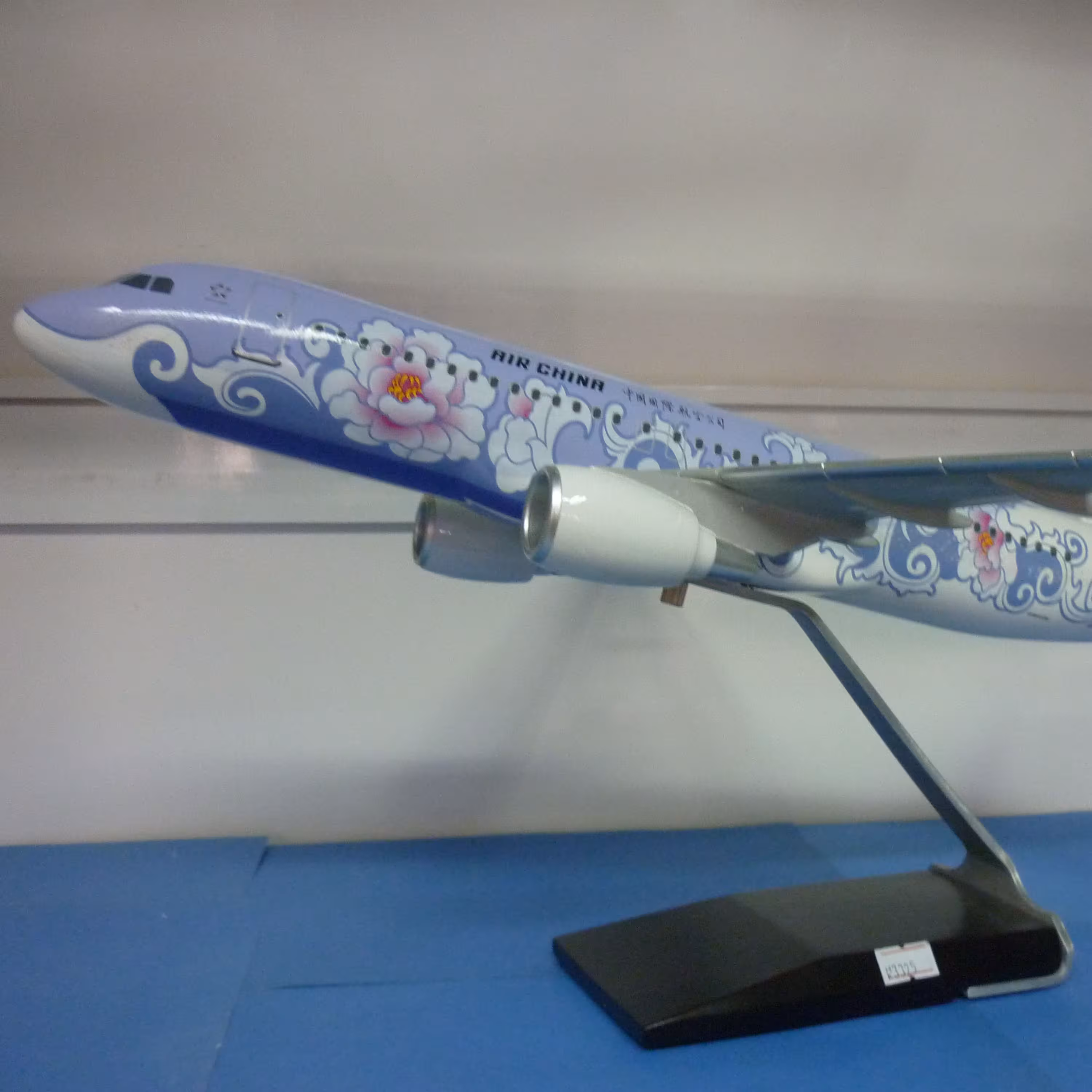 ماکت هواپیما ایرباس 320 چین کد 3325