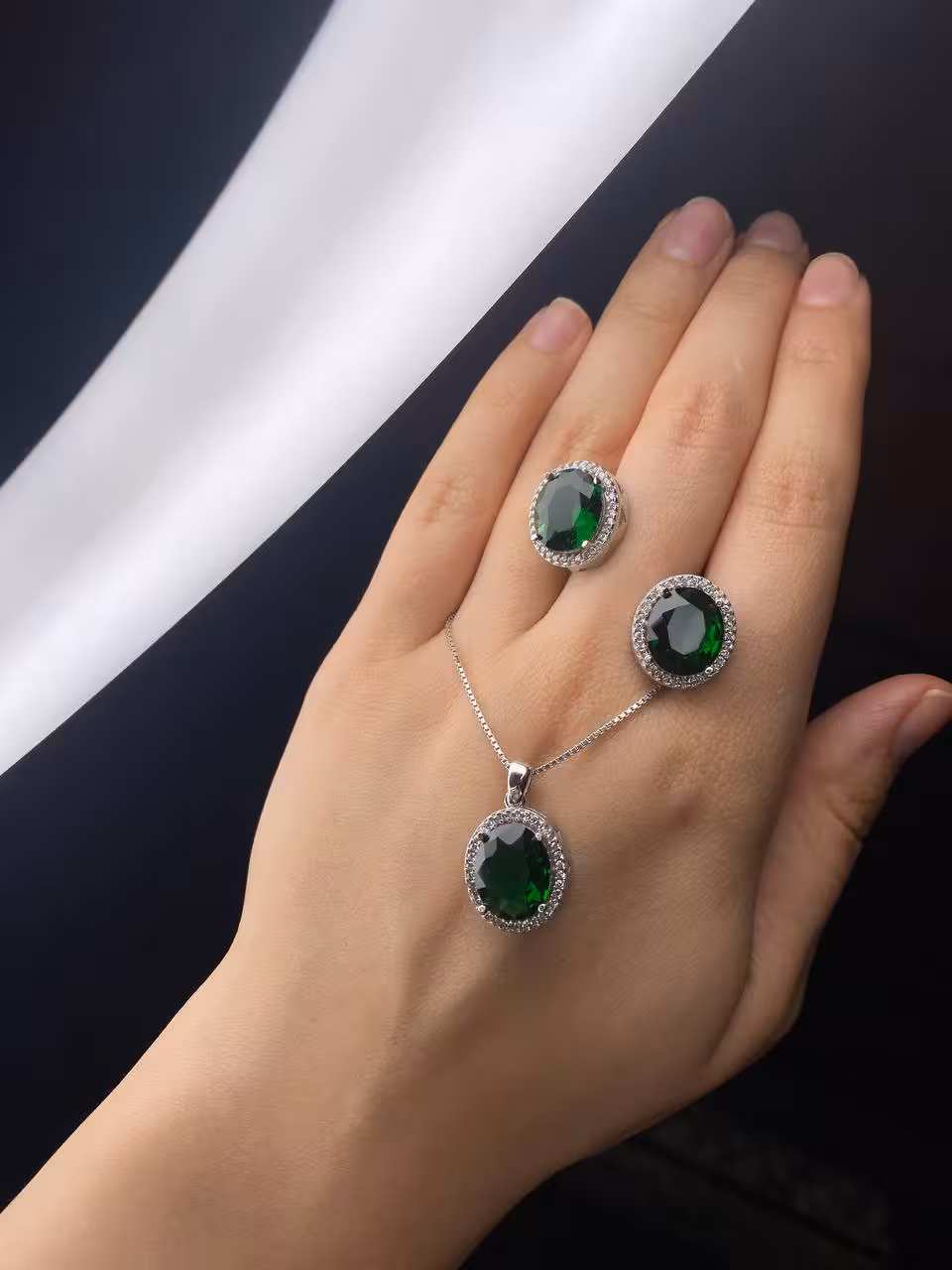نیمست زمرد وارداتی نقره جواهری کد 00419