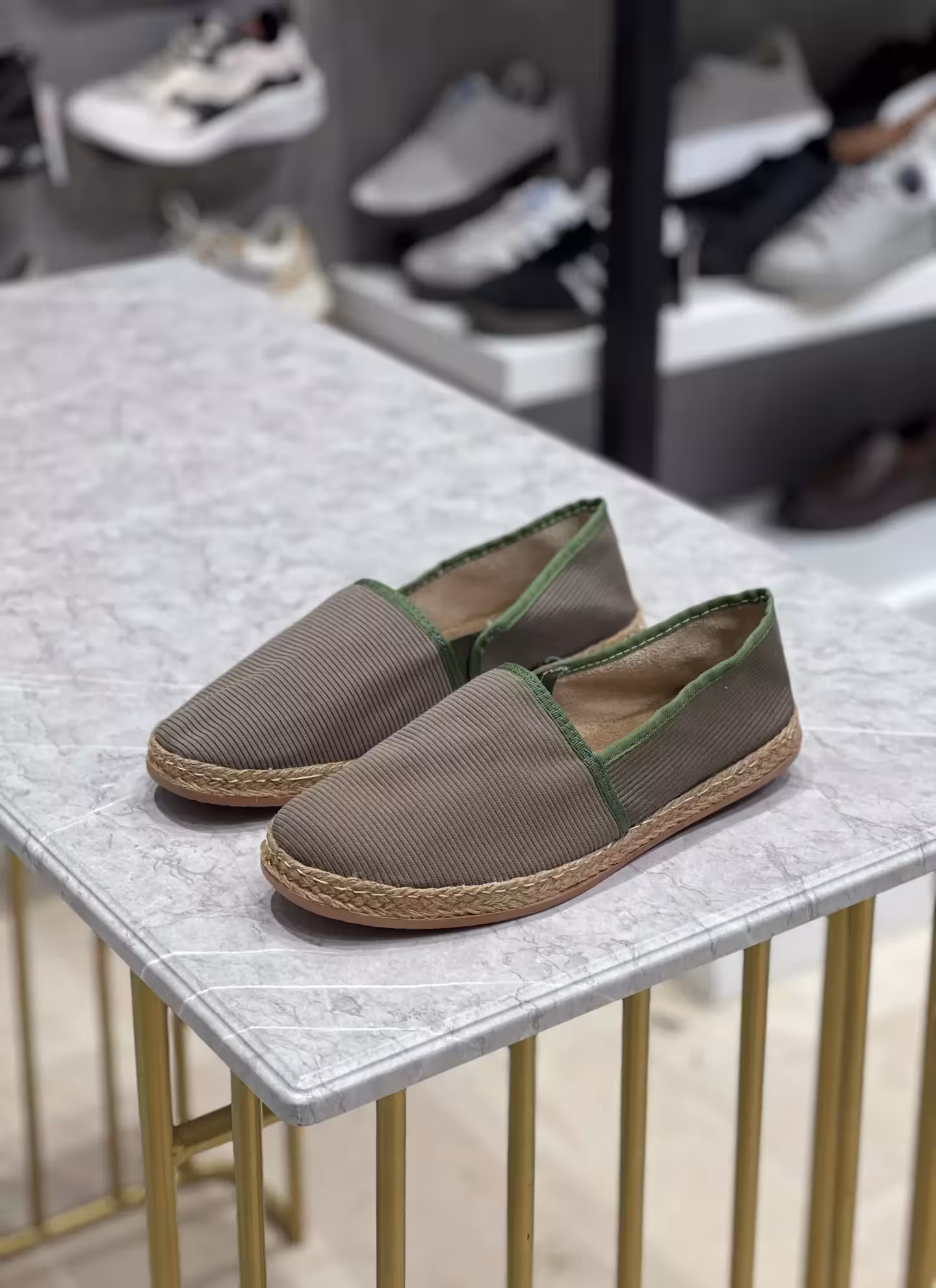 ونس کنفی مردانه سایز 44 رنگ سبز کد VKM102