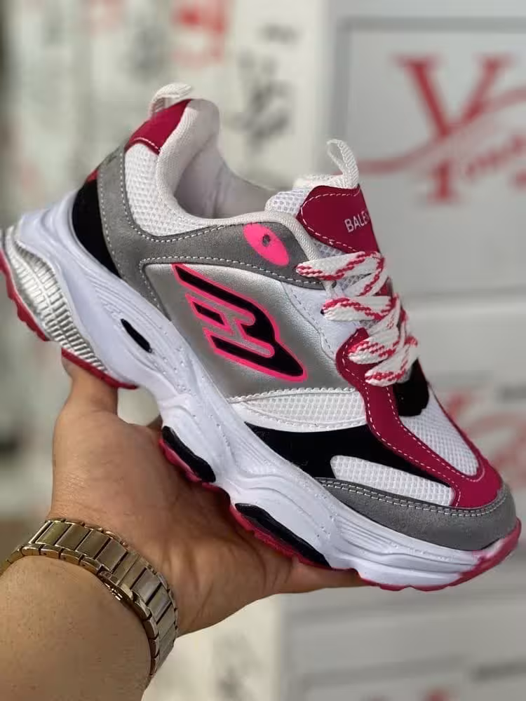 حراج باور نکردنی  کفش اسپرت زنانه دخترانه مدل بالنسیاگا Balenciaga زیره پیو رنگ سفید صورتی  خوش فرم و شیک با ارسال رایگان