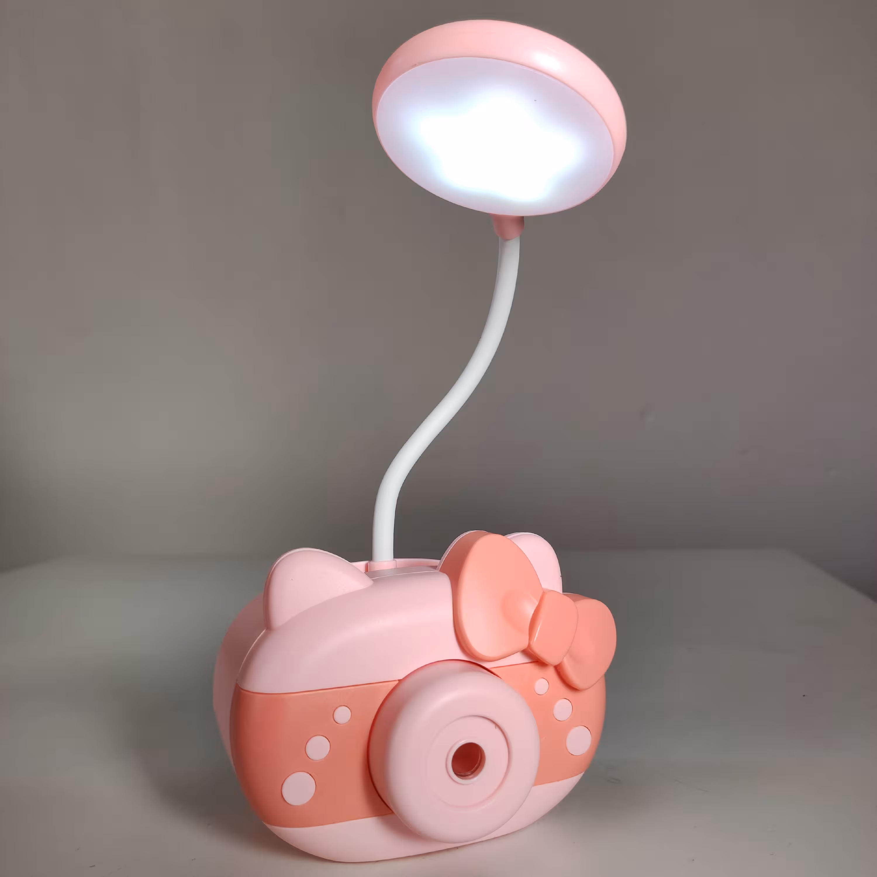 چراغ مطالعه پیشی کیتی