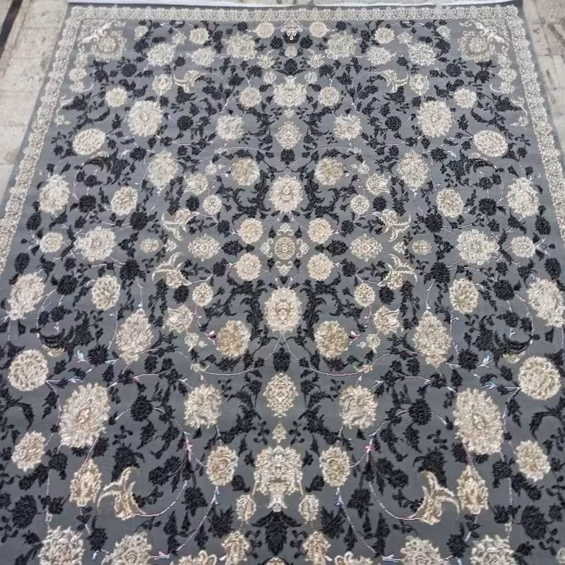 فرش کاشان بانقشه هستی طلاکوب 12متری وبافت عالی