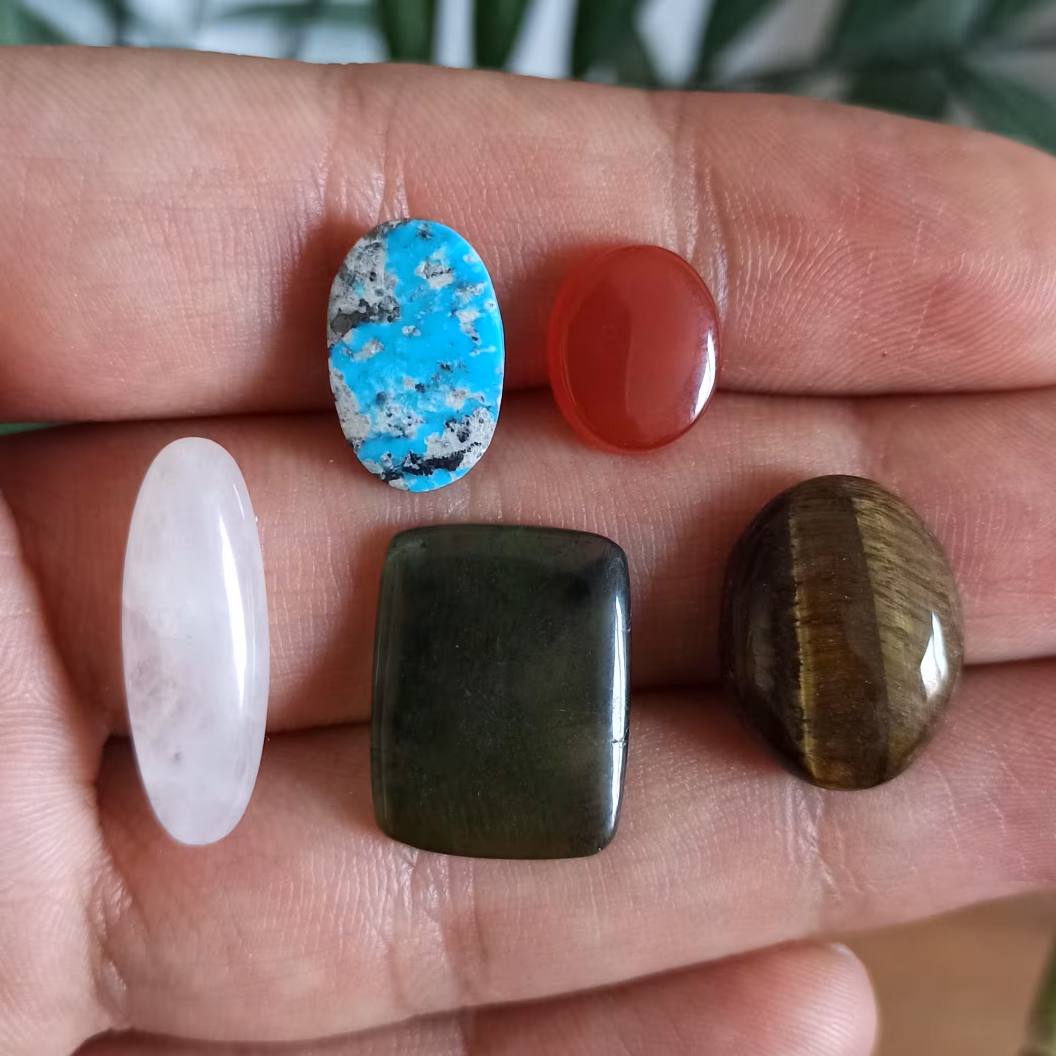 پک 5 عددی اقتصادی نگین  سنگ های طبیعی شامل عقیق فیروزه چشم ببر و..  کد 237