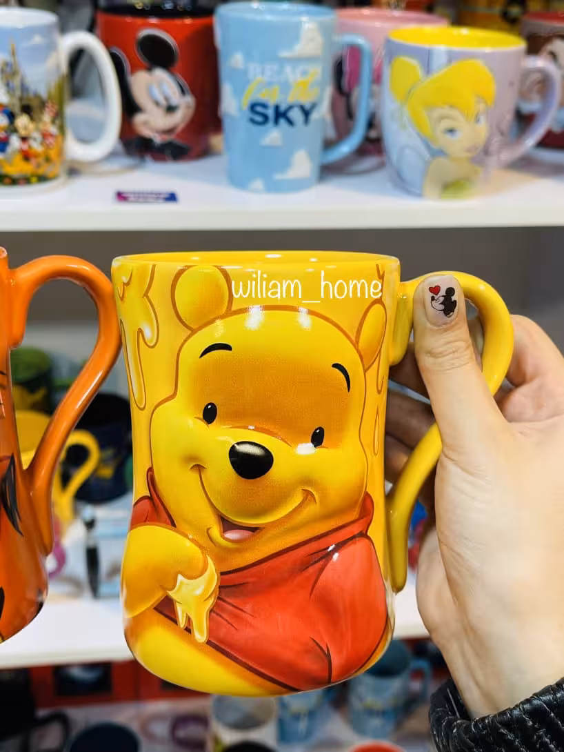 ماگ دیزنی پو عسلی (لباس قرمز)