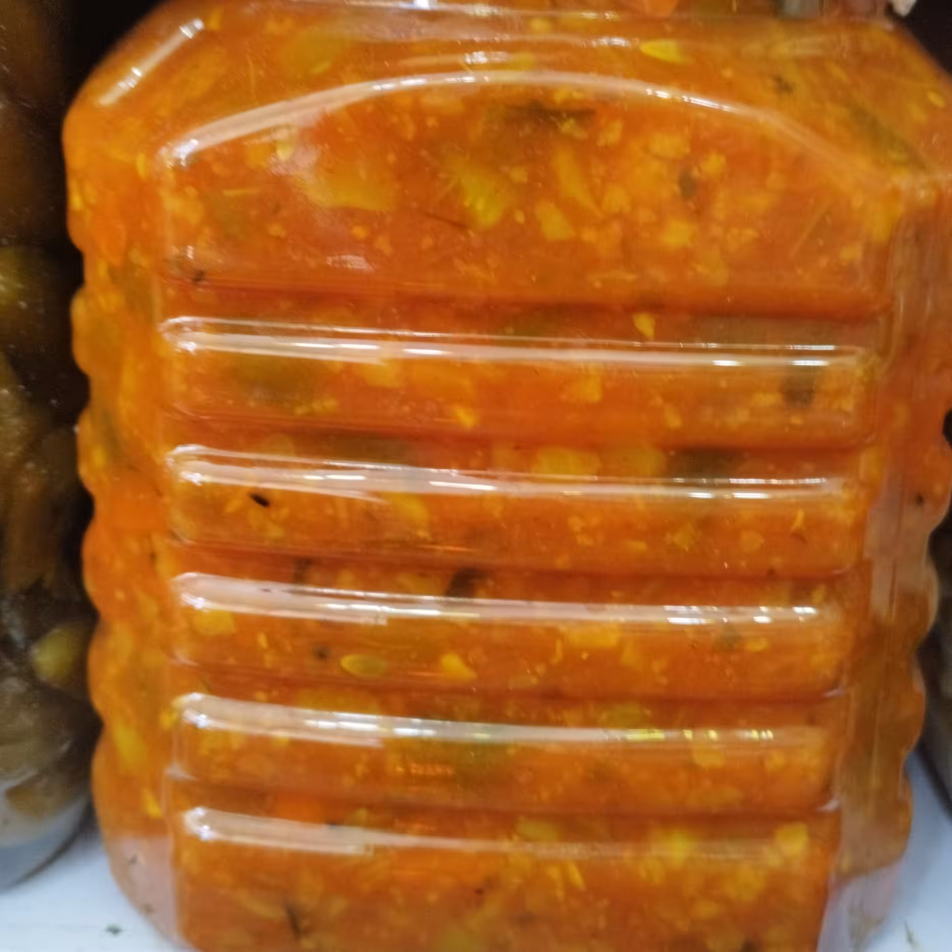 ترشی بندری با سیاهدانه درجه یک با طعمی عالی 2 و نیم کیلویی