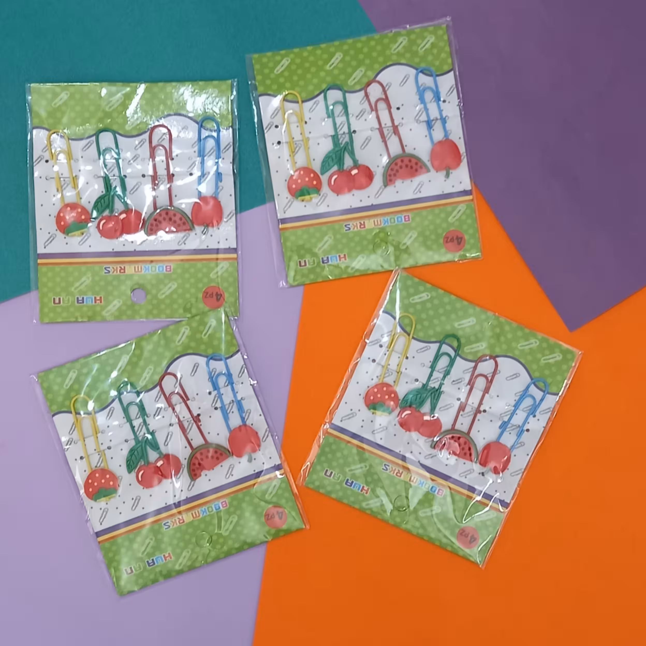 یک بوکمارک گیره ای طرح میوه