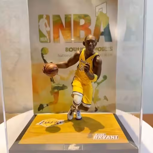 اکشن فیگور بسکتبالیست kobe Bryant اورجینال باکس طلقی