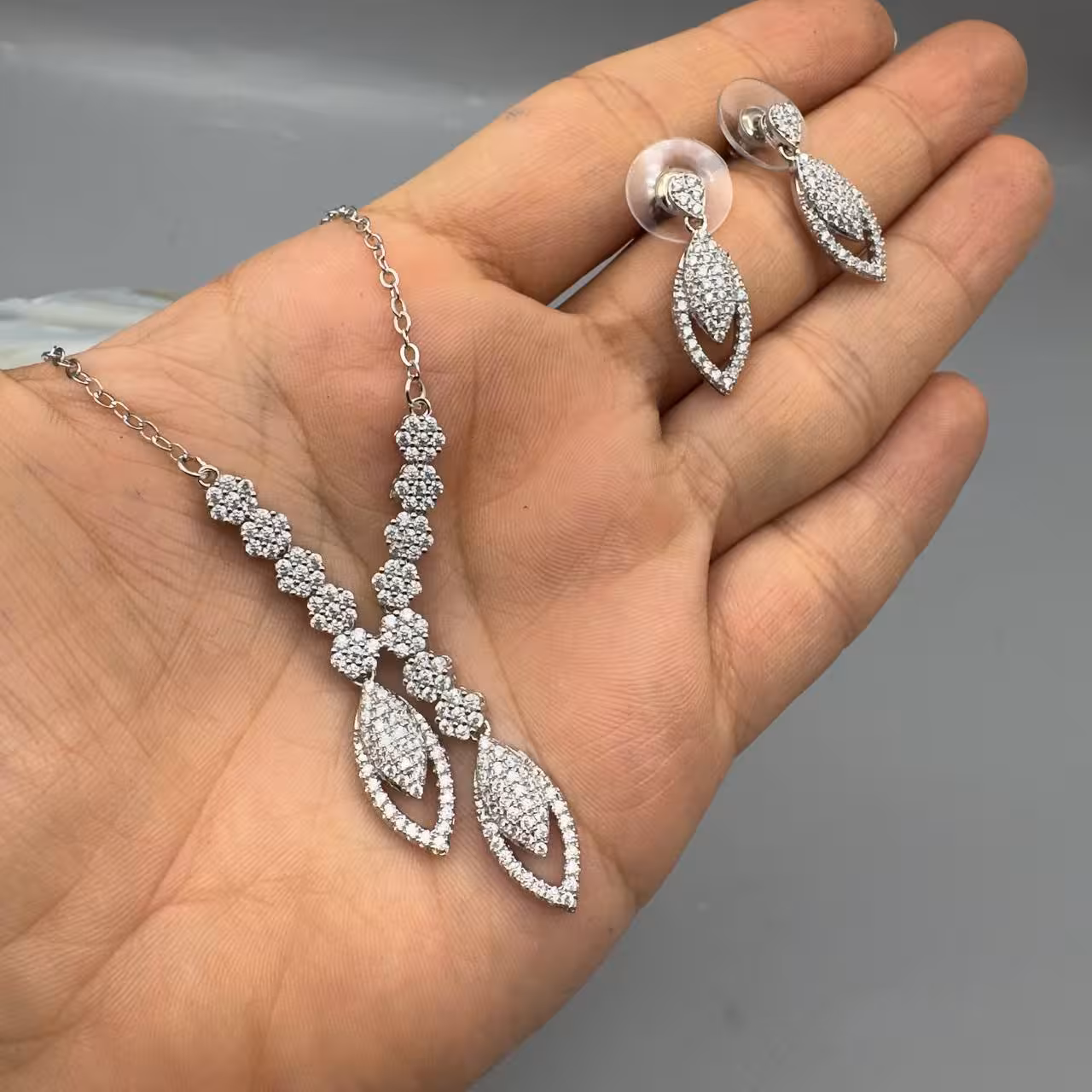 نیم ست مجلسی رنگ ثابت مناسب عروس|14040678