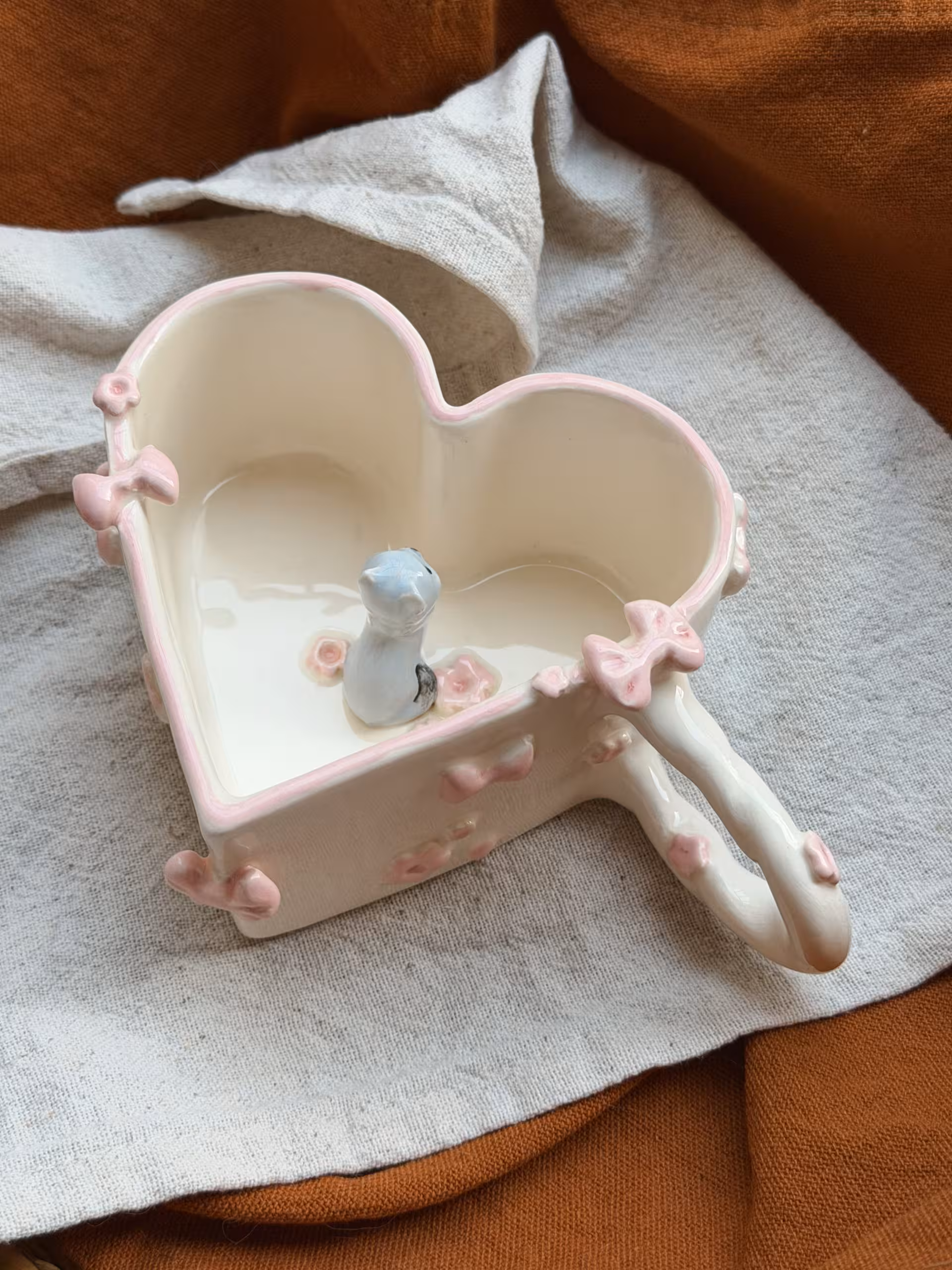 ماگ گربه قلبی