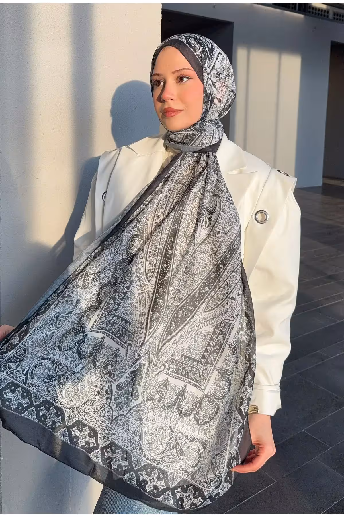 شال پنبه‌ای طراحی رترو سفید و سیاه - 6000