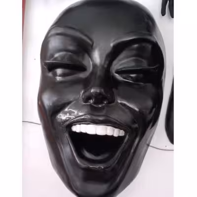 مجسمه روح لبخند