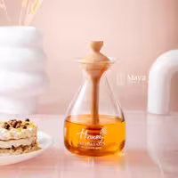 عسل خوری هیوا به همراه قاشق