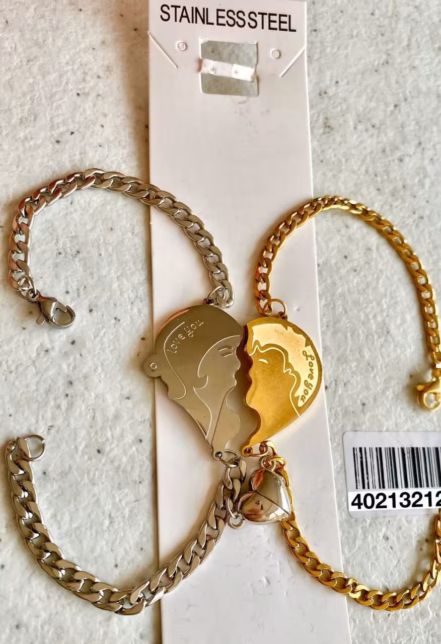 دستبند استیل مدل ست دوستی، طرح عشق، همراه با قلب مگنتی مجموعه 2 عددی