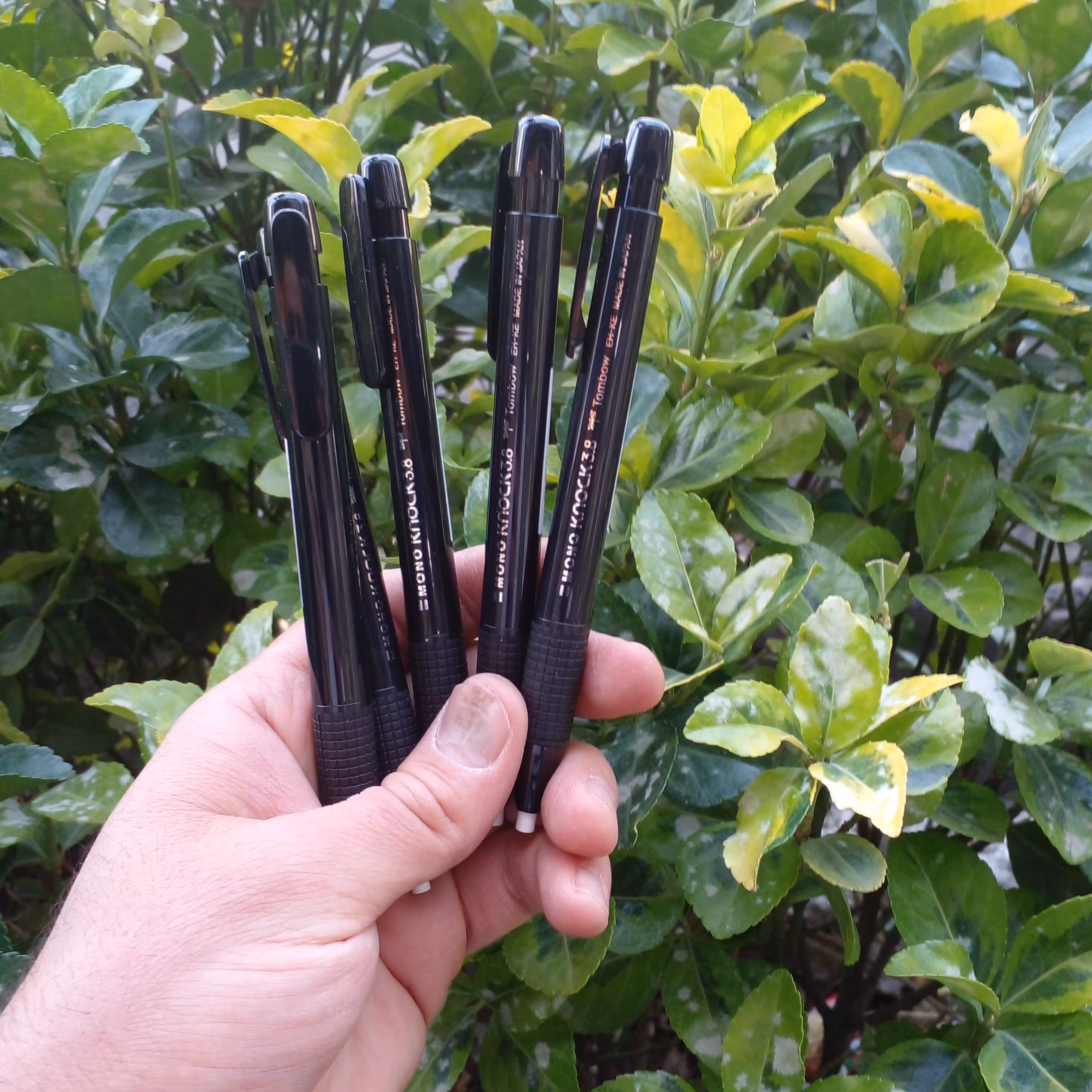 پاک کن اتودی ( پاکن اتودی ) مارک تومبو ژاپنی ( MADE IN JAPAN ) صخامت 3.8 میلیمتر  رنگ بدنه مشکی