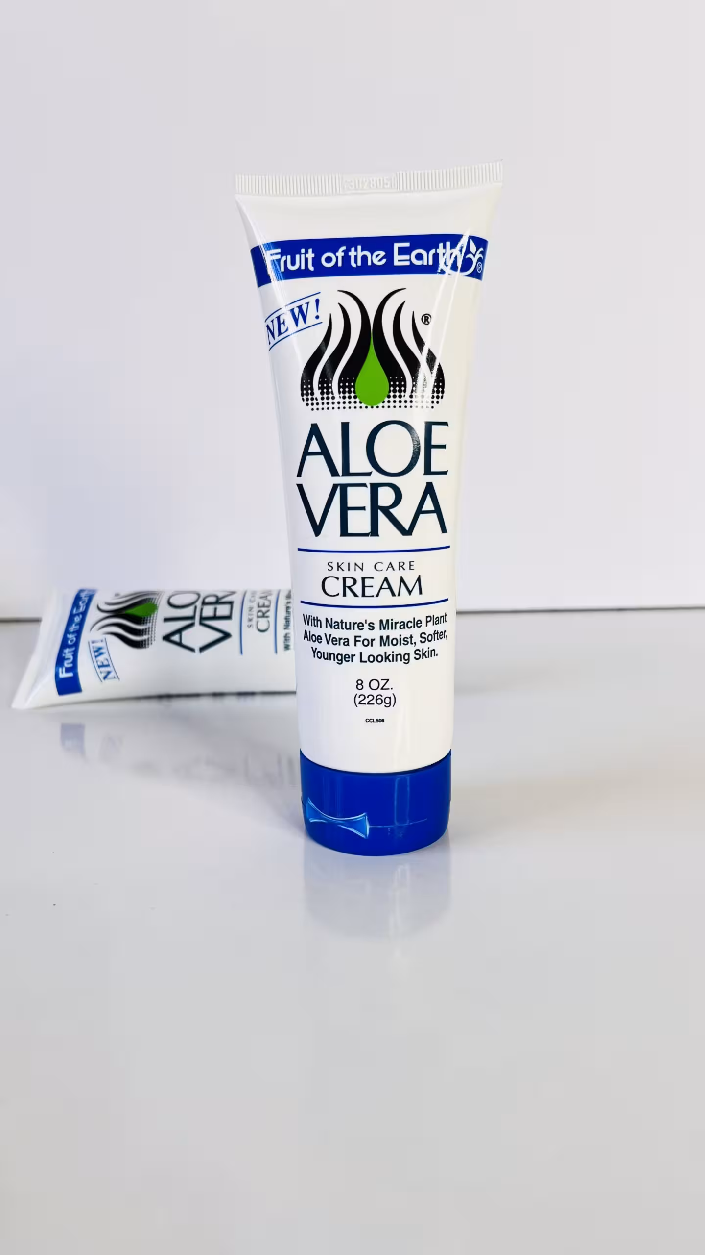 کرم صورت و بدن fruit of eart