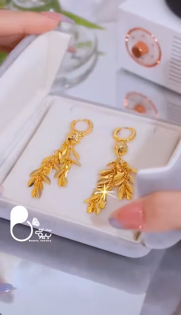 گوشواره برگ آبشاری تابستونی