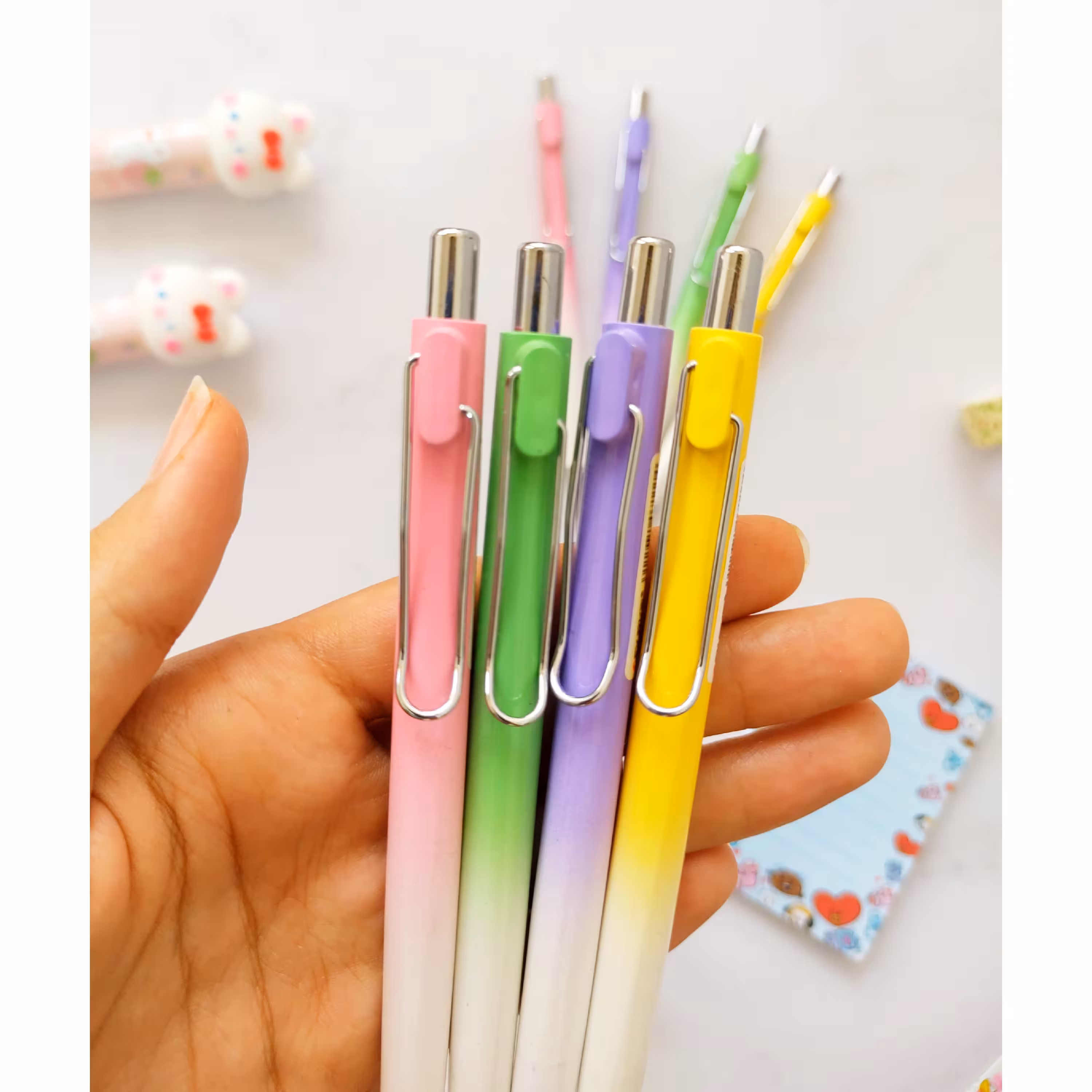 اتود پاستیلی رنگ سبز و زرد