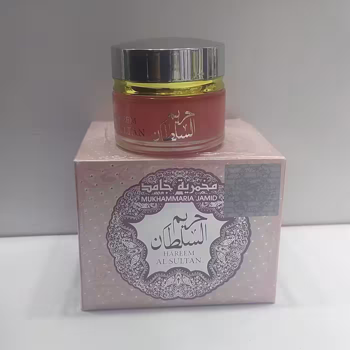 عطر جامد عربی در 3 رایحه از شرکت ارض الزعفران امارات. رایحه ها در قسمت توضیحات نوشته شده. قیمت هر عدد 490 