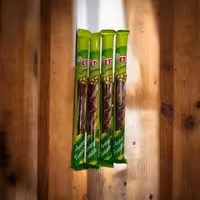 شکلات قلمی با مغز پسته اتی eti