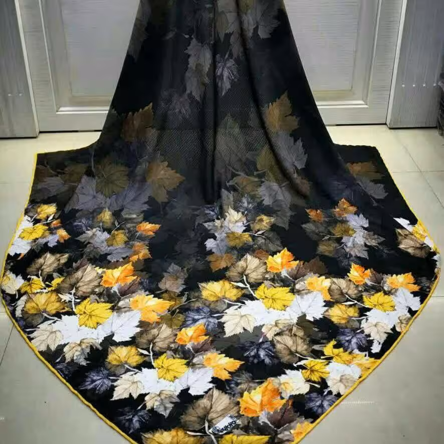 روسری نخی طرح پاییز