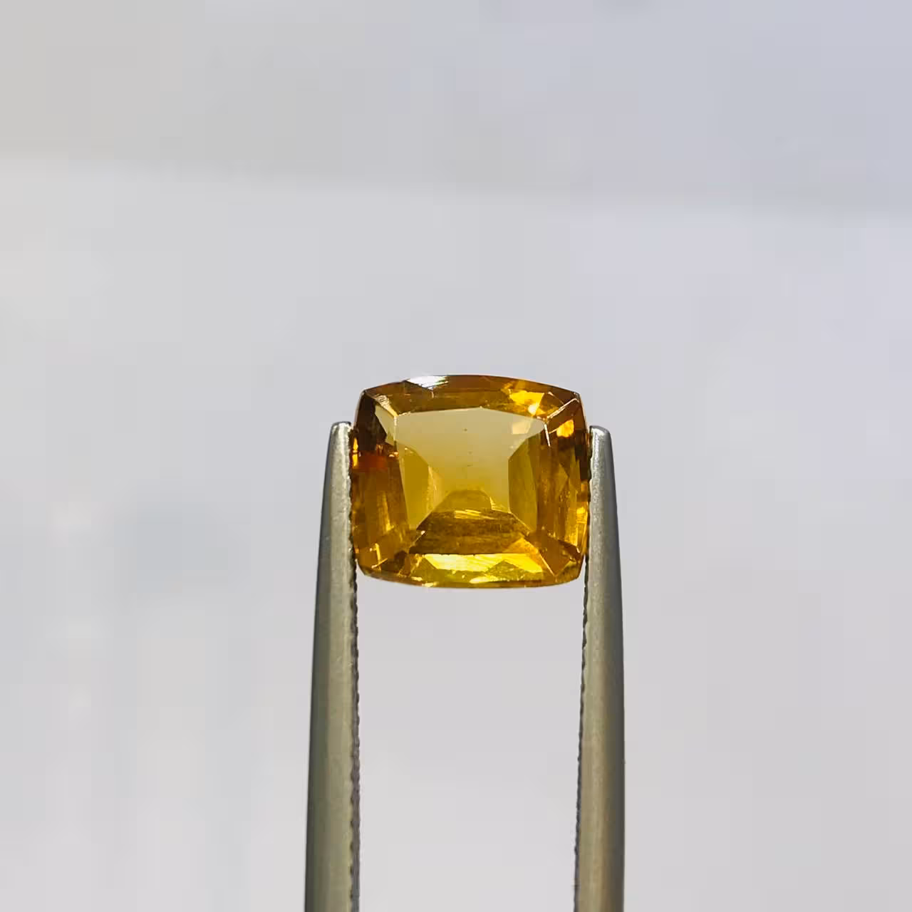 نگین سیترین طلایی اصل سایز 8*9