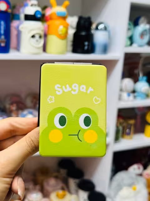 ایینه جیبی جلدچرمی طرح قورباغه