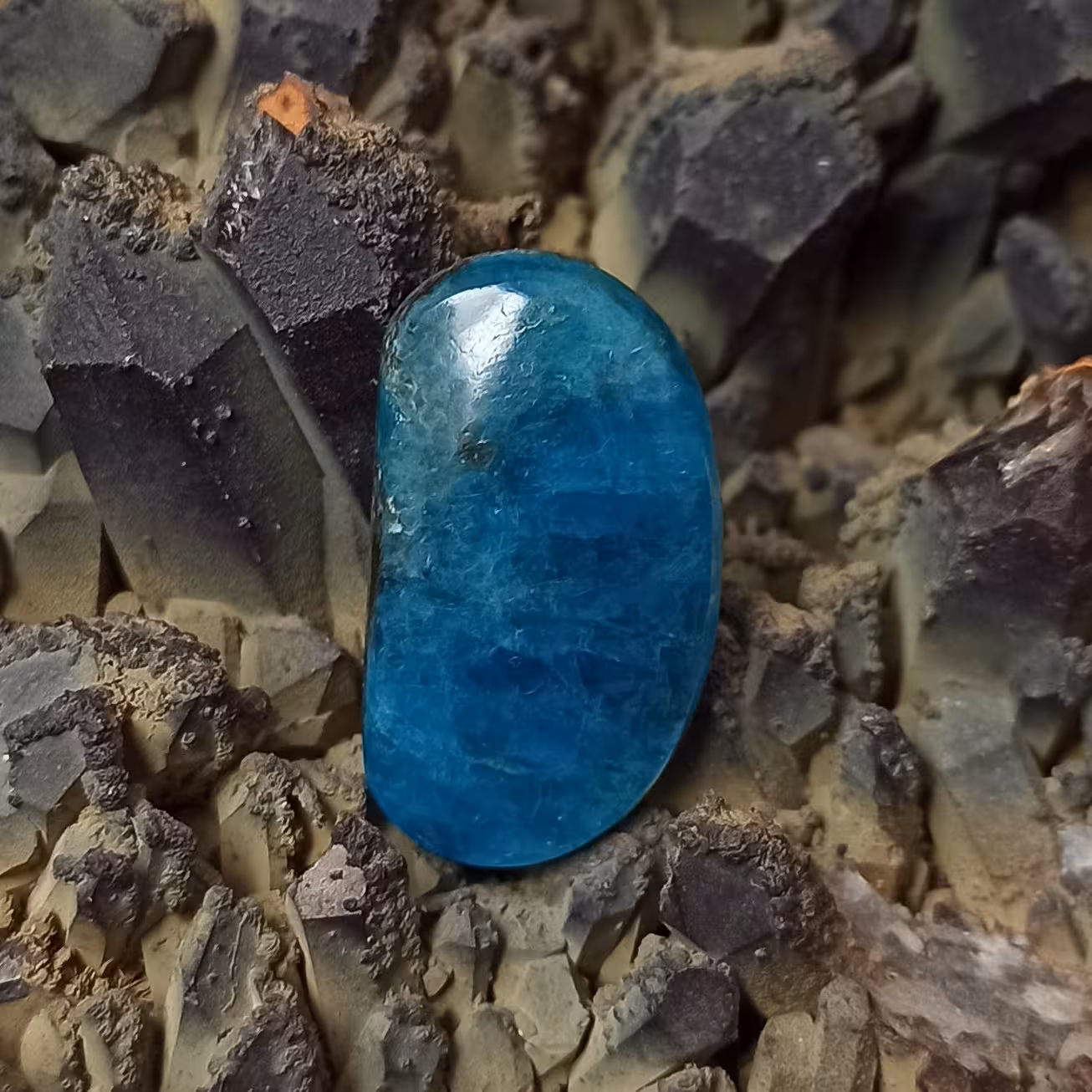 نگین سنگ آپاتیت آبی کد 237