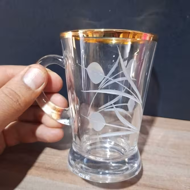 ماگ هایبلی لب طلا گل تراش  