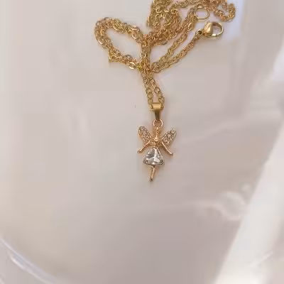 گردنبند دخترانه و زنانه طرح فرشته نگین دار طلایی با زنجیر استیل