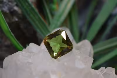 زولتانیت (مصنوعی)