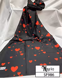 شال فانتزی نخی مشکی با قلب های قرمز درشت و ریز کد SF986