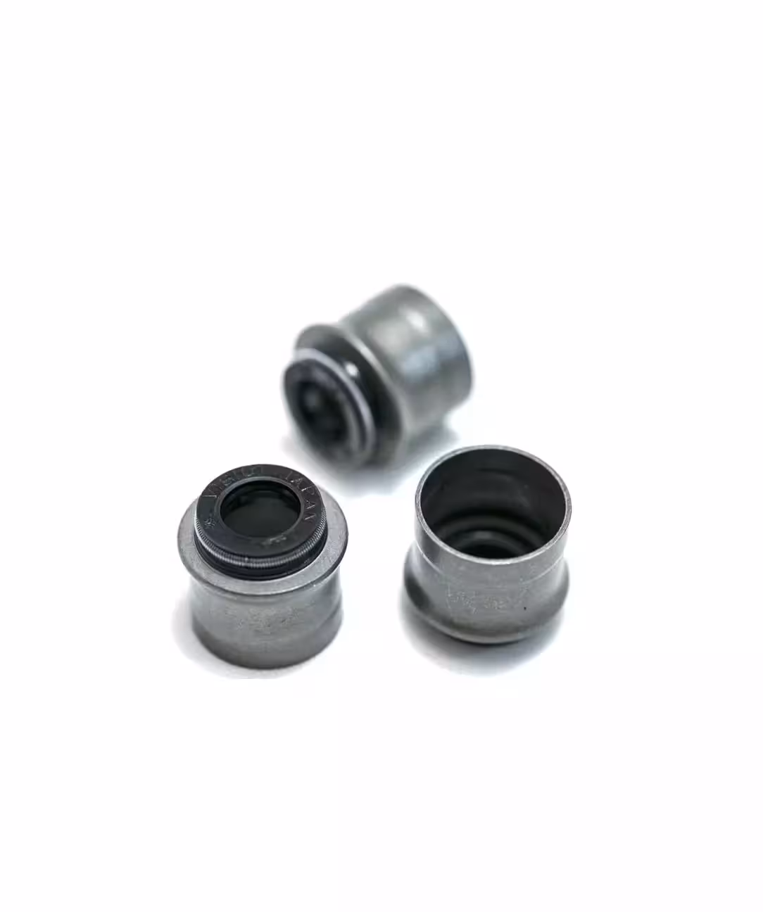 کاسه نمد ساق سوپاپ ( دست کامل ) پژو 206 تیپ 2 و 3 229617 جی ای اس پی