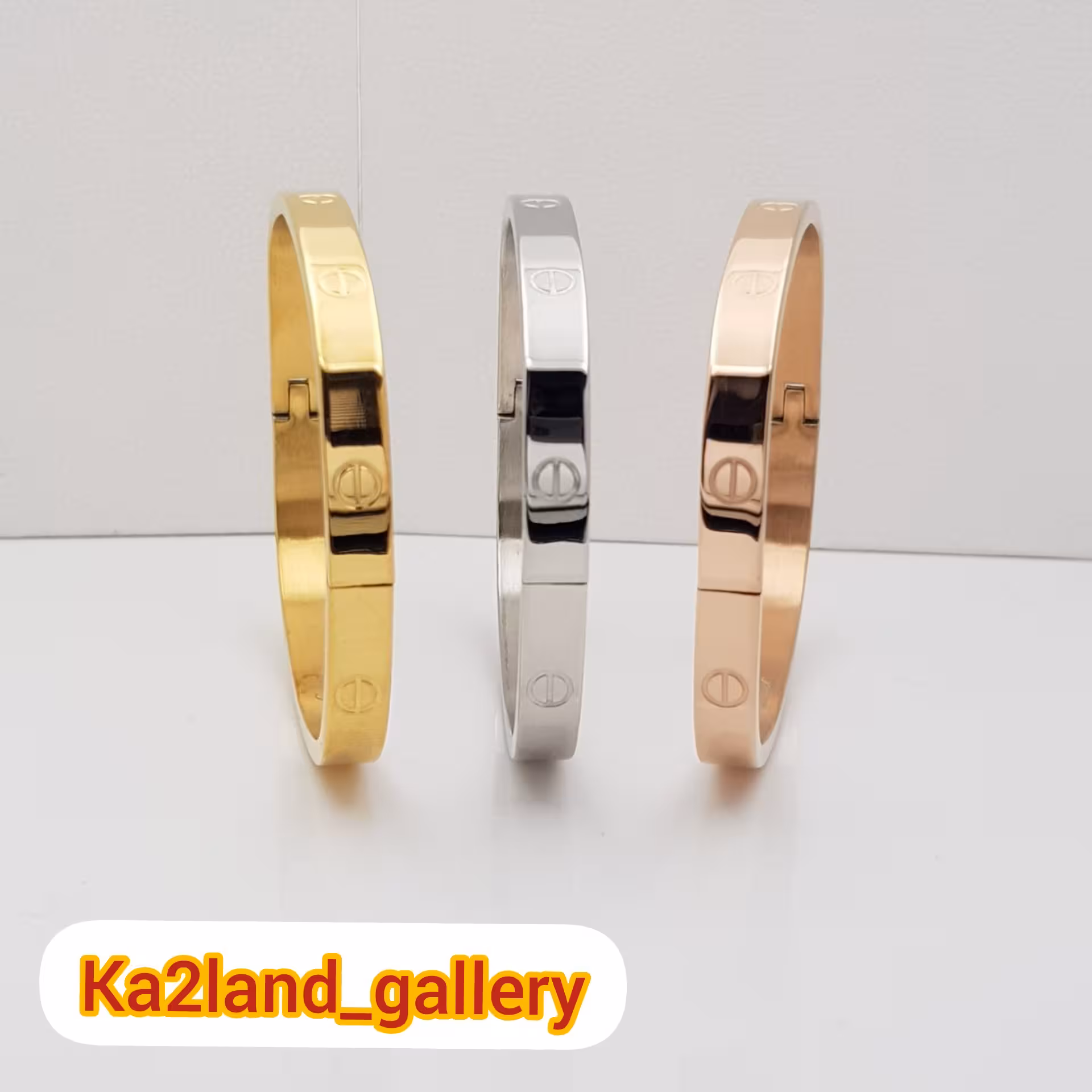 دستبند النگویی کارتیر.مربعی .بسیار شیک و پرفروش در سه رنگ موجوده 