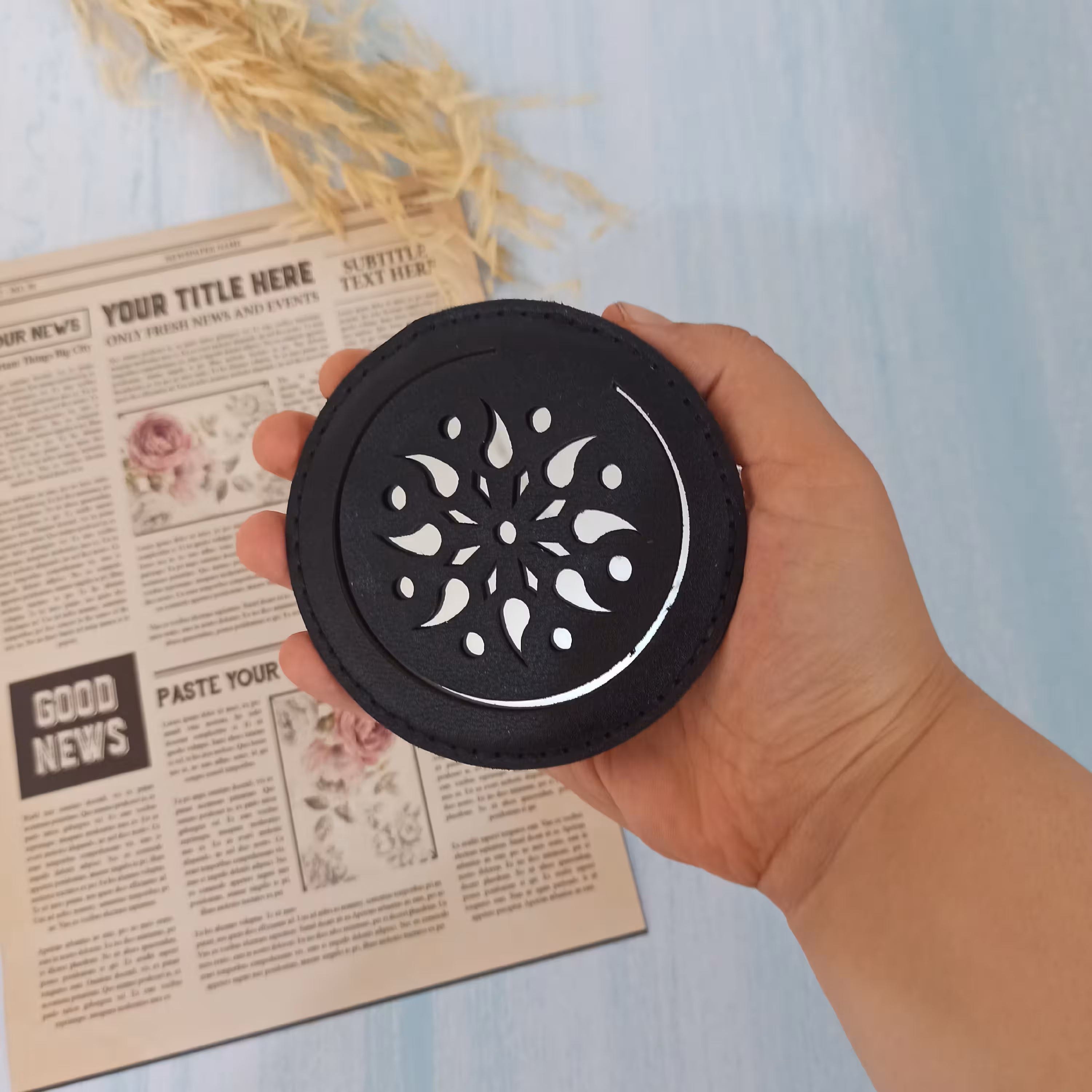 آینه چرمی سایز بزرگ دست دوز (طرح اسلیمی)