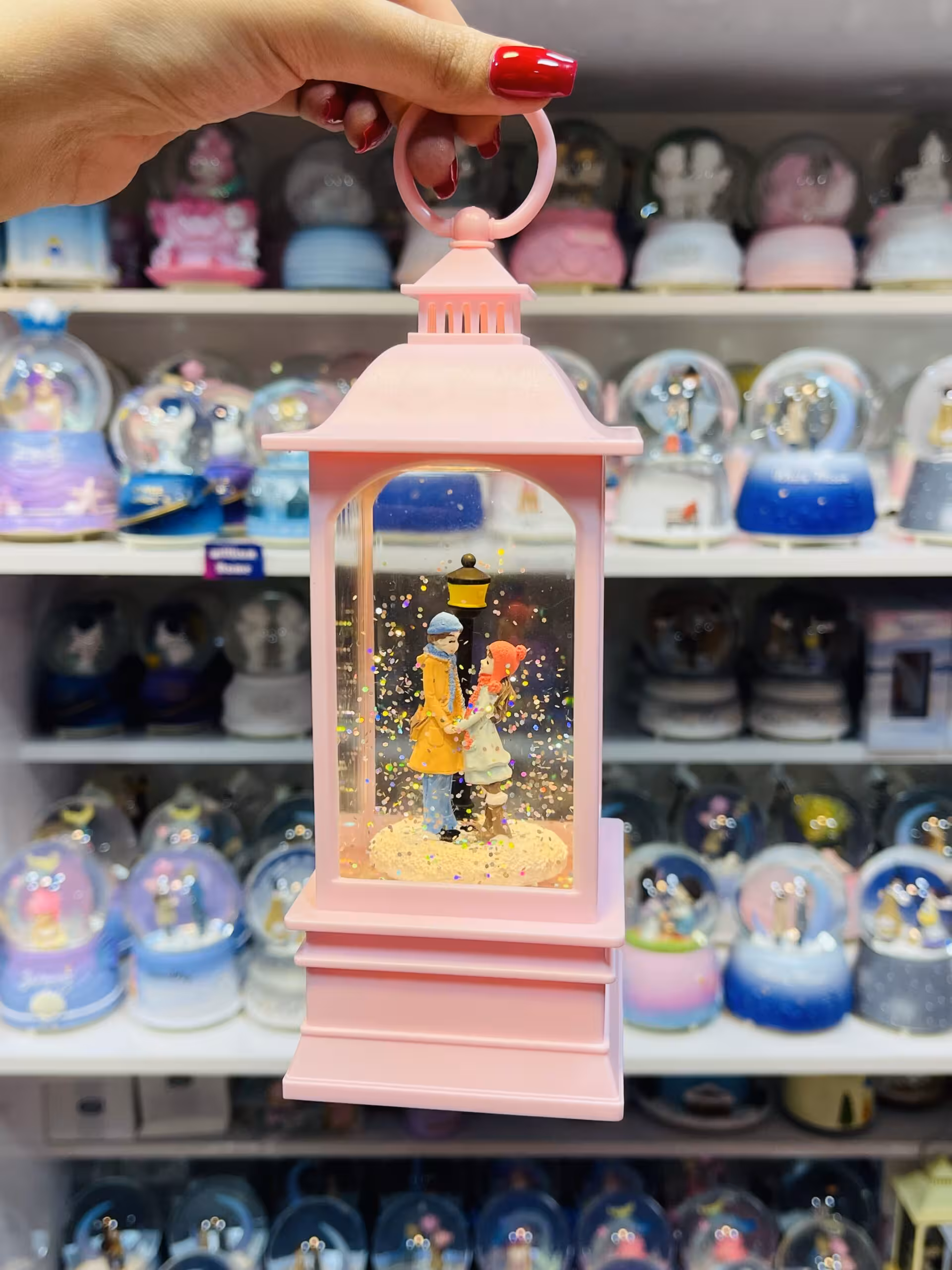 فانوس موزیکال دیدار دختر پسر کنار چراغ (عاشقانه)