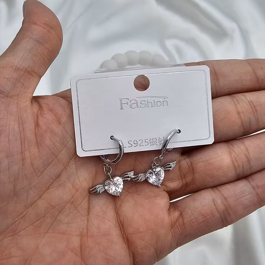 گوشواره پینترستی قلب بالدار