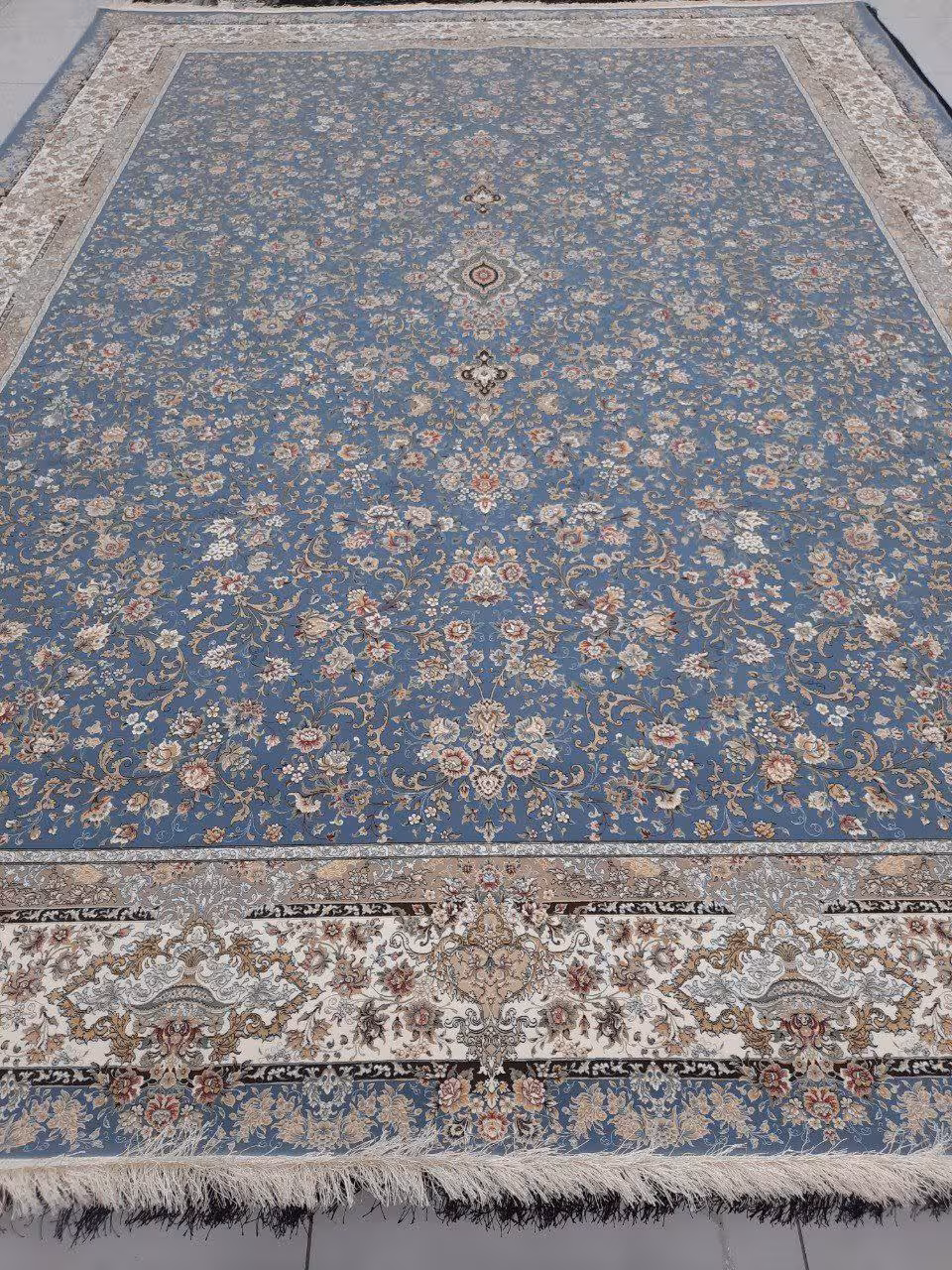 فرش 12متری اکرولیک کاشان 1200 شانه تراکم H 3600