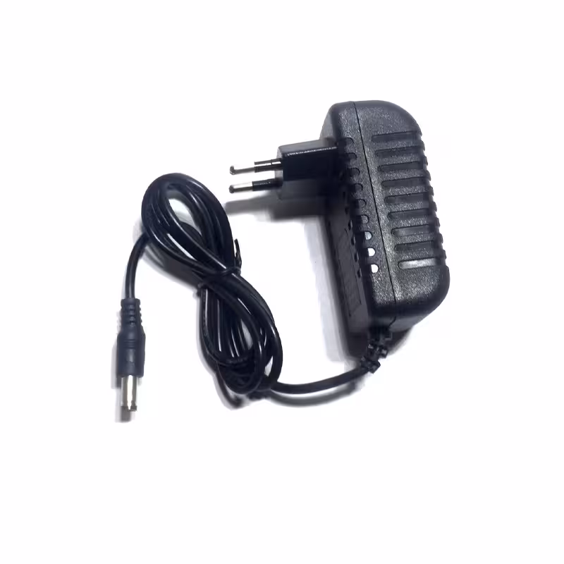 آداپتور سوئیچینگ 6 ولت 1 آمپر 6V/1A فیش استاندارد با ابعاد 5.5 در 2.1 میلی متر